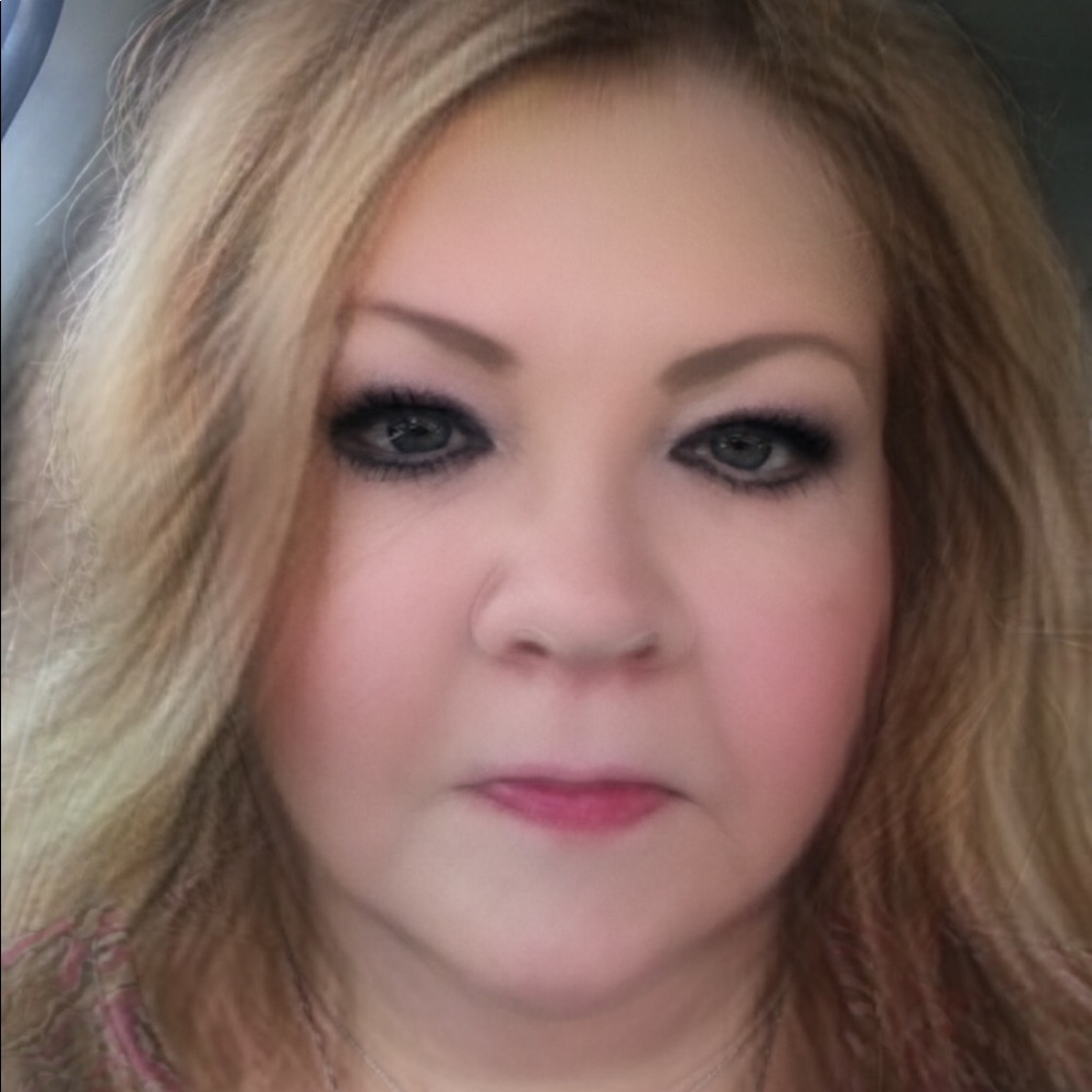 Meet your Posher, Lorraine